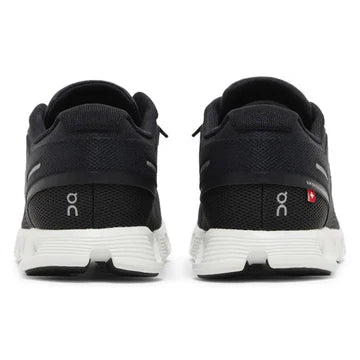 On Running Cloud 5 Black/White